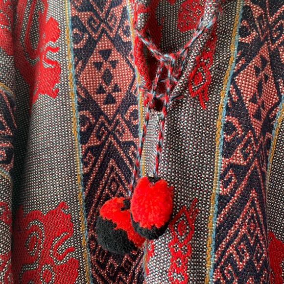 💃🏼 Handmade alpaca hooded poncho from Peru - Picture 3 of 10